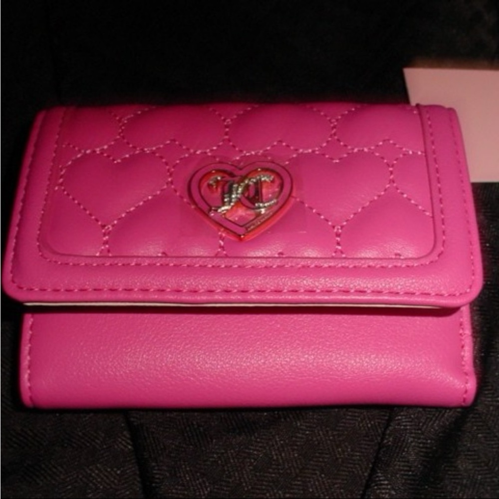 JUICY COUTURE NWT Quilted Double Sided Trifold Heart Fob Wallet